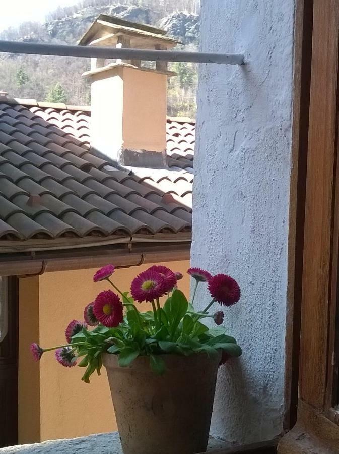 Al Vicolo Del Gallo Varallo Εξωτερικό φωτογραφία
